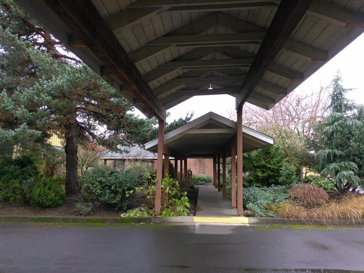 The Village Green Cottage Grove Exteriör bild